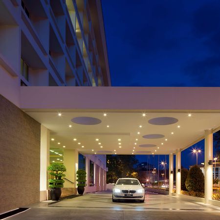 Radisson Hotel Brunei Darussalam Bandar Seri Begawan Exterior foto