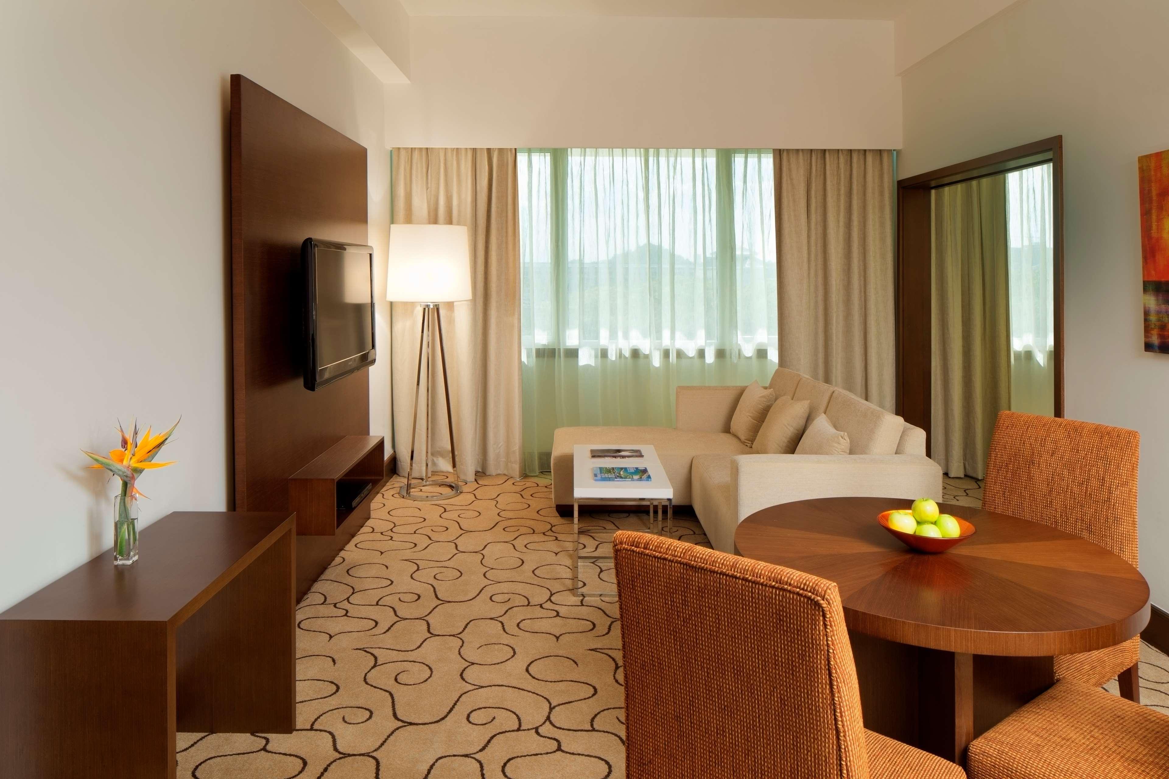Radisson Hotel Brunei Darussalam Bandar Seri Begawan Exterior foto