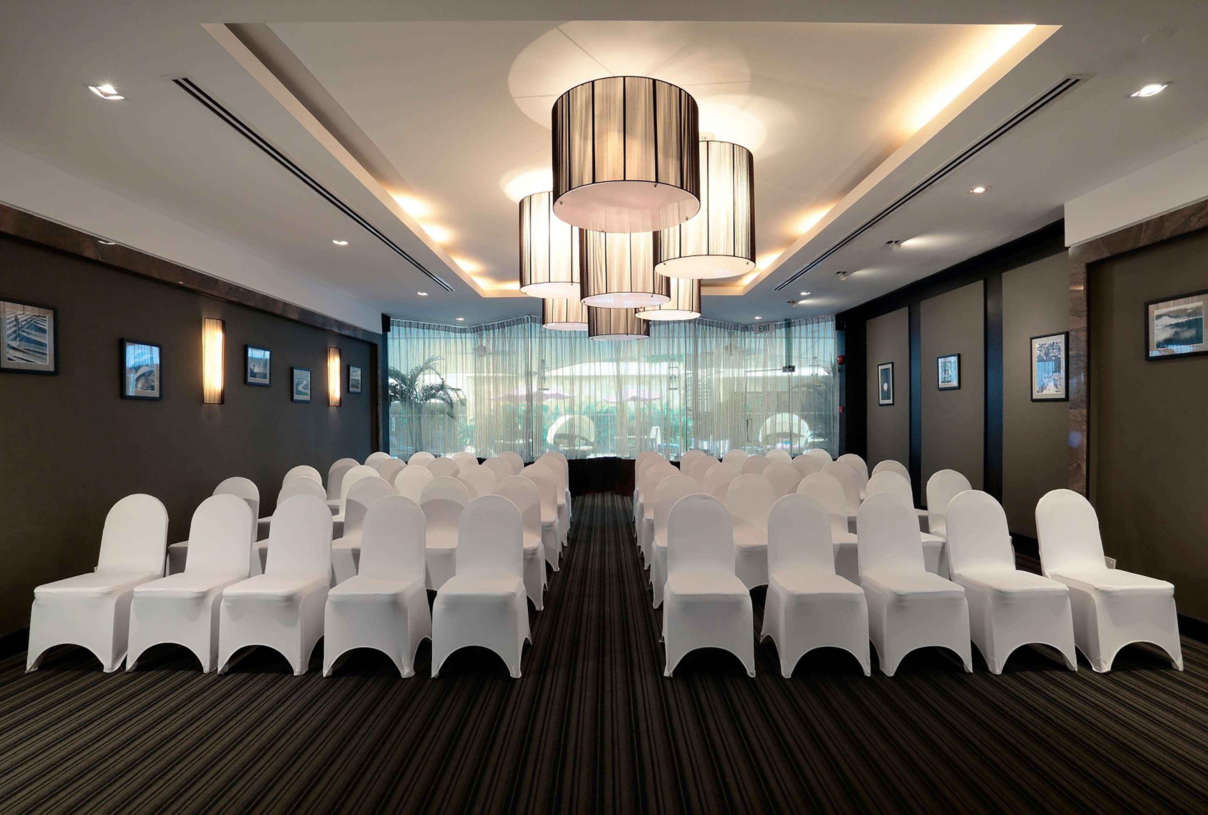 Radisson Hotel Brunei Darussalam Bandar Seri Begawan Exterior foto