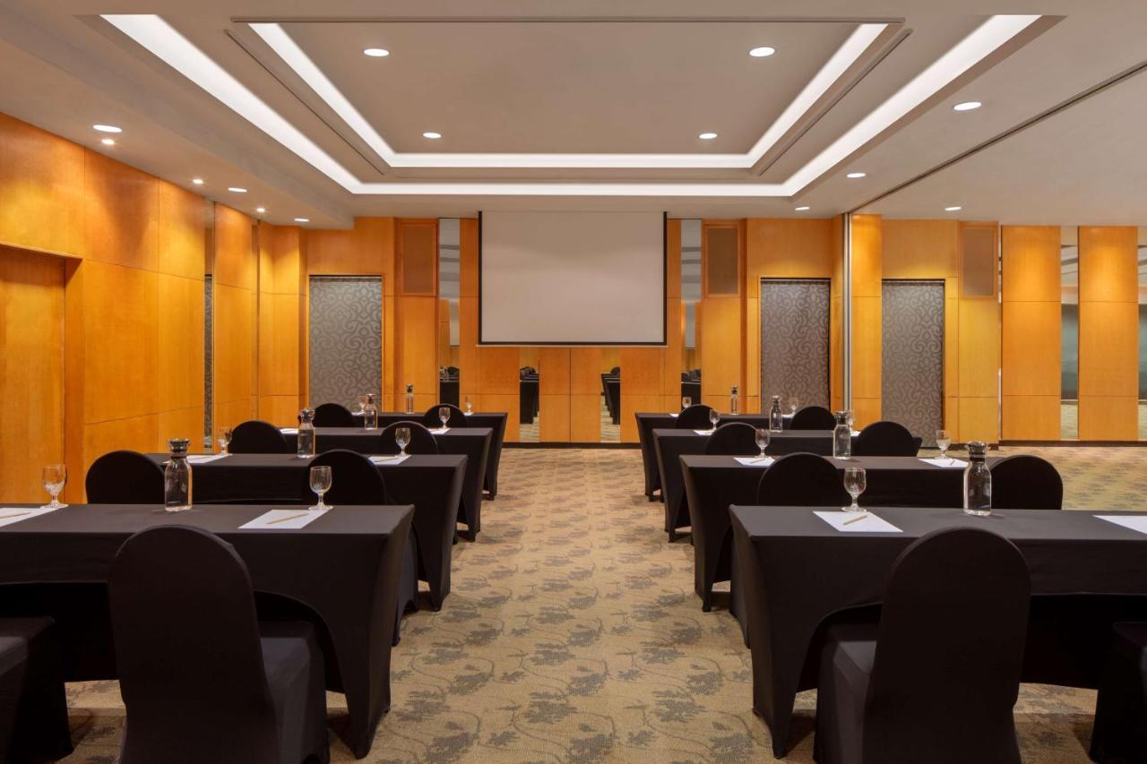 Radisson Hotel Brunei Darussalam Bandar Seri Begawan Exterior foto